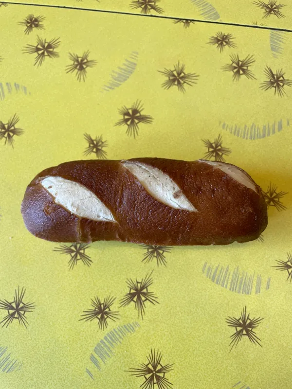 Pretzel Bun - Hot Dog
