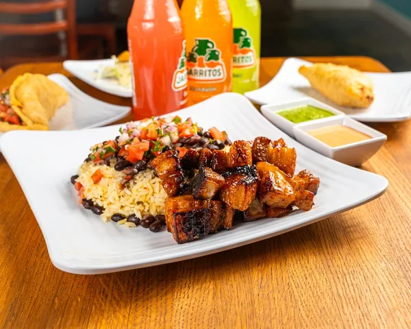 Chifrijo (fried pork belly)