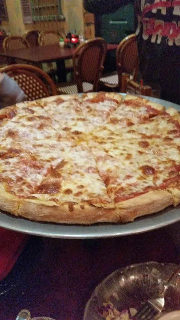 MEDIUM 14" BUILD YOUR OWN PIZZA (8 slices)