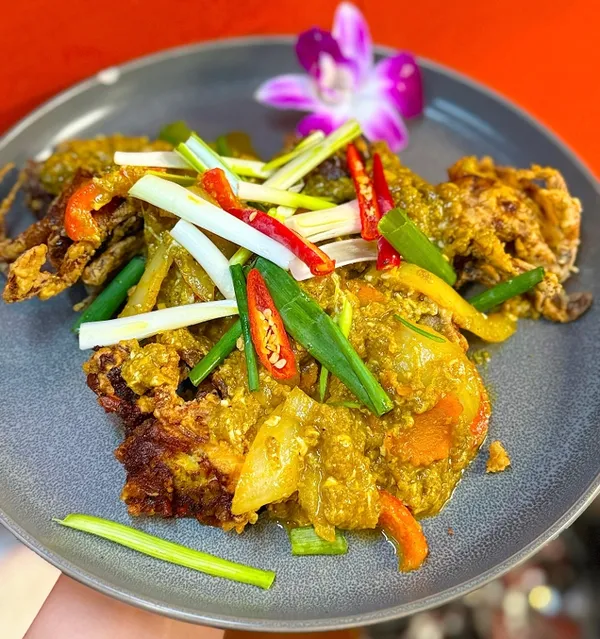 Soft Shell Crab Phad Pong Karee